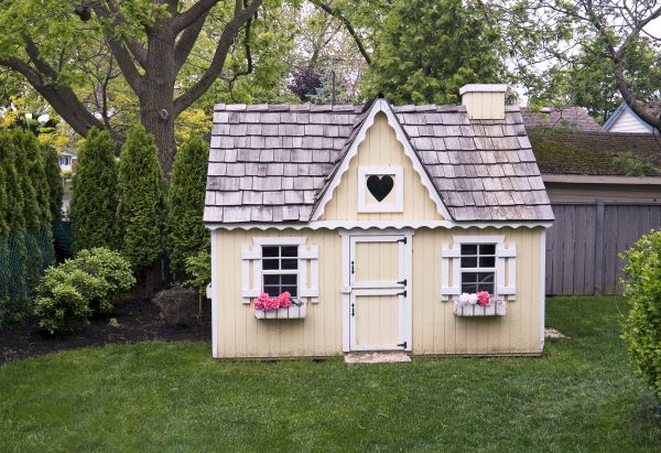 Playhouse Assembly in Athens